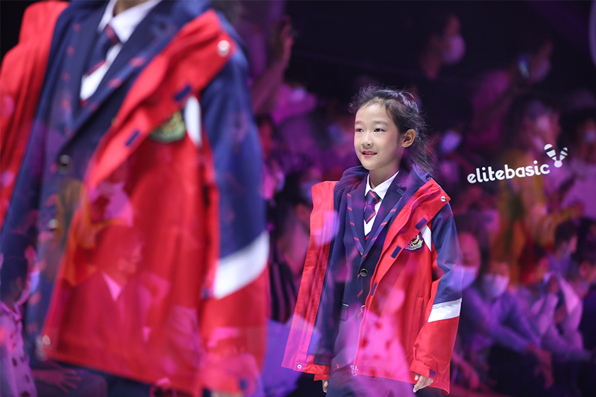 如何在定制校服市场找到高端品牌？